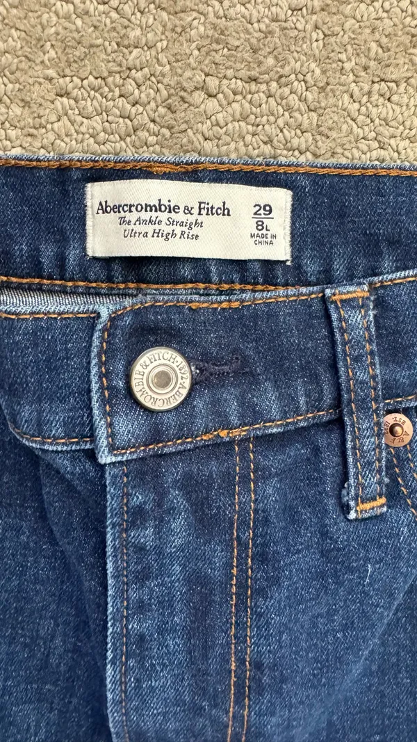 Abercrombie Jeans High-Rise Straight - Image 3