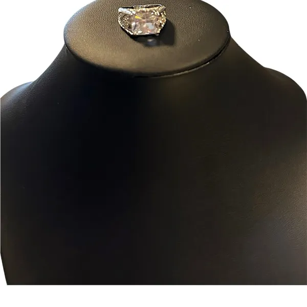 Vintage Elegant Silver Ring - Image 3