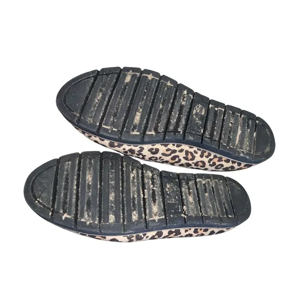 White Mountain Denny Leather Leopard Flats Slip On Loafers Size 8 Rubber Sole - Image 3