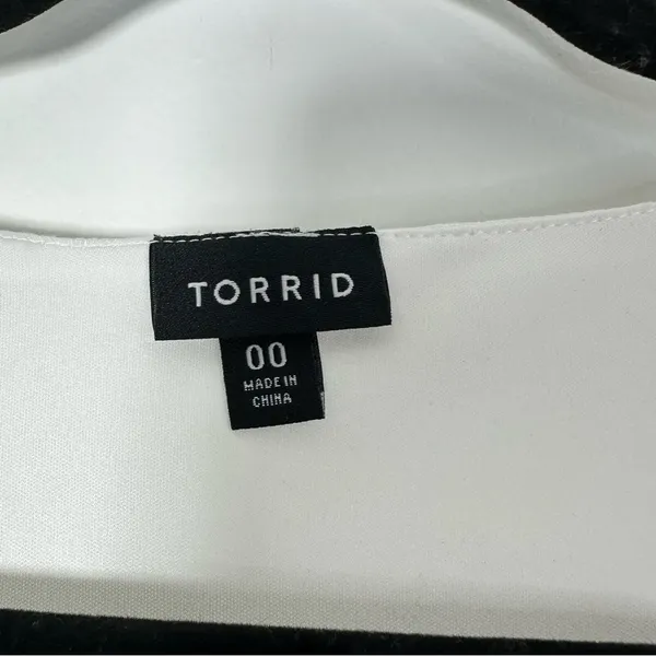 Torrid Women’s Long Sleeve White Eyelet Babydoll Tunic Size 00 (10) - Image 5