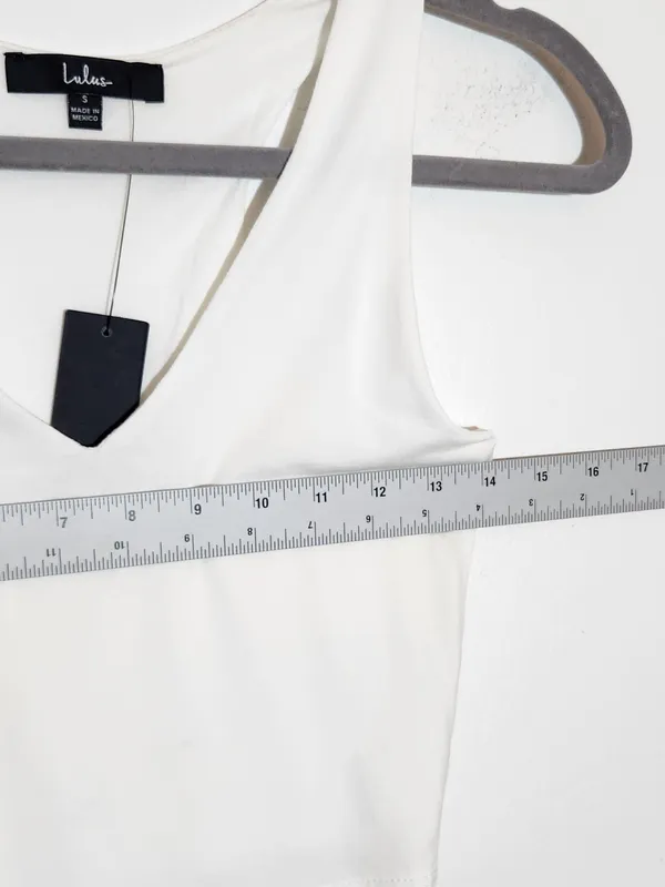 Lulus White V-Neck Sleeveless Crop Top Size Small NWT - Image 5