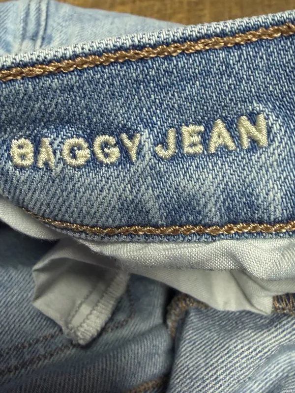 American Eagle Baggy Jeans Women’s 8 Distressed High Rise Light Blue Denim - Image 8