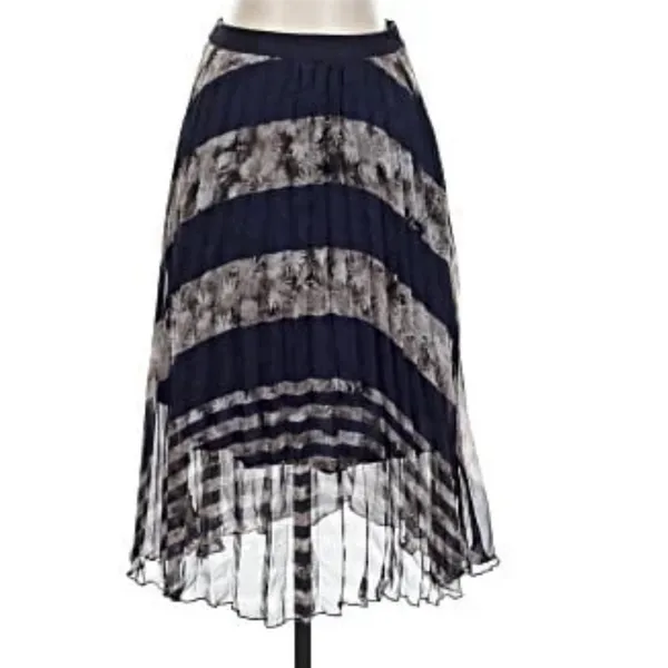 ASTR Nordstrom floral midi pleated skirt‎ - Image 4
