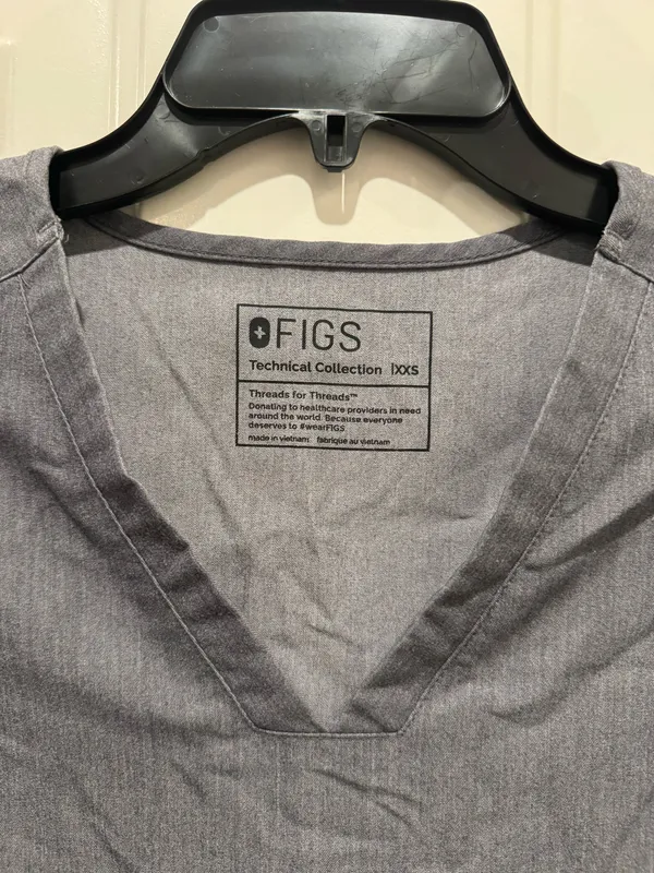 FIGS Set Scrubs - Image 4