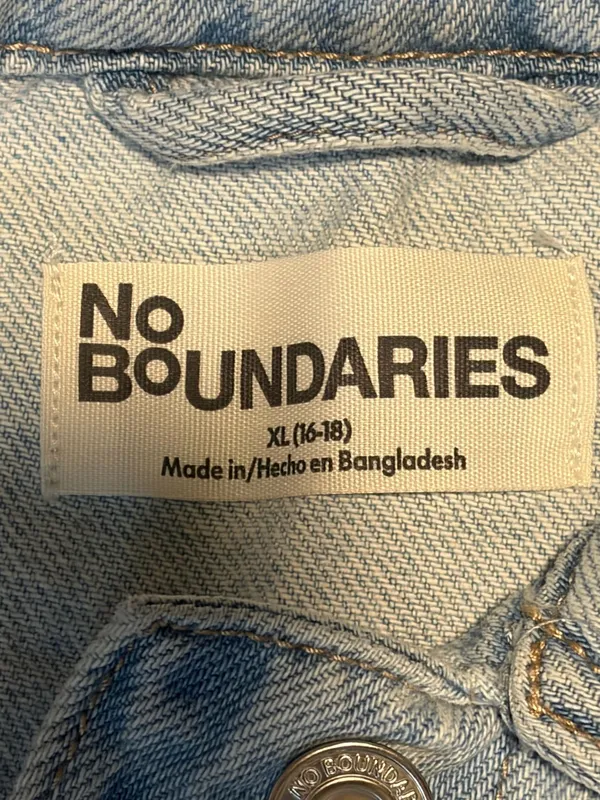 No Boundaries Women’s New! Light Blue Denim oversized Jacket size XL - Image 9