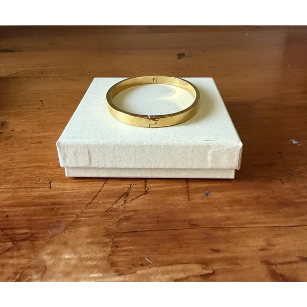 Gold Tone Hinged Bangle Bracelet Minimalist Stackable Classic Modern Jewelry - Image 6