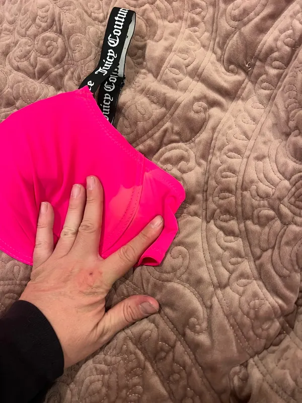 Juicy Couture Hot Pink Padded Bra with Branded Black & White Straps - Image 3