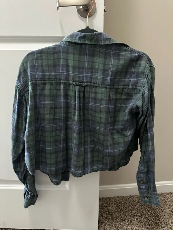 American Eagle Outfitters Cropped Flannel - Image 2