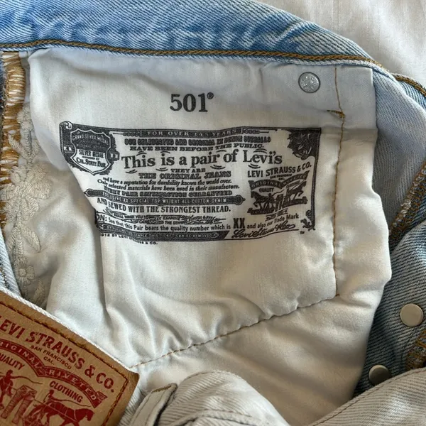 Levi's 501 cut off denim shorts with floral embroidery. Size 34 (?) - Image 5