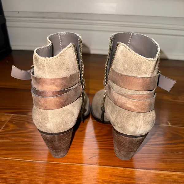 Steve Madden Brown Short Boots - Image 4