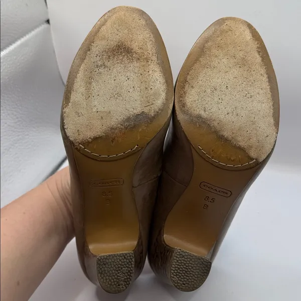 COACH Sloane Brown Leather Logo Block Heel Pumps Size 8.5B Classic Round Toe - Image 9