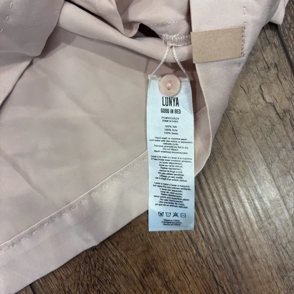 NWT Lunya 100% Washable Silk Delicate Pink Sleep Top ONLY Sz Medium Quiet Luxury - Image 7