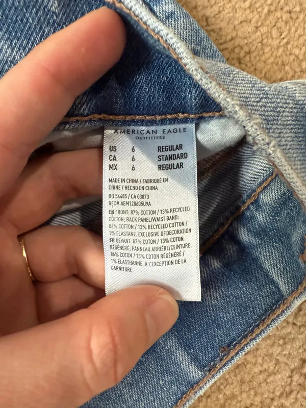 American Eagle Jeans - Image 4