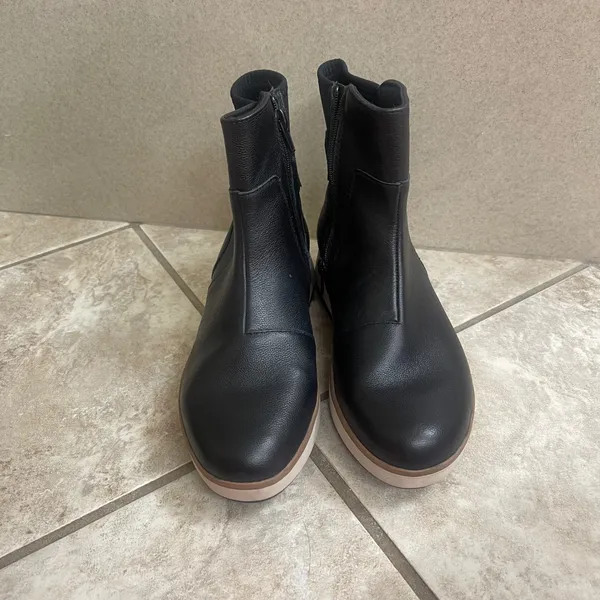 Clarks Dylan Collection Black Leather Chain Wedge Platform‎ Ankle Boots Womens 6 - Image 2