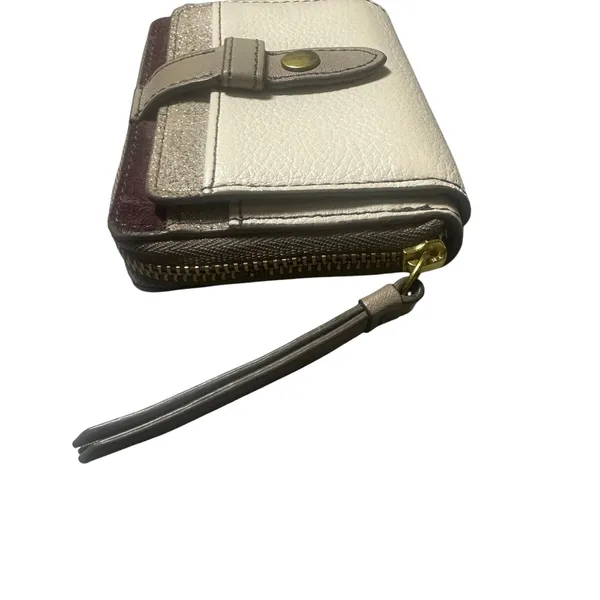 Fossil Leather Zip Wallet - Image 2