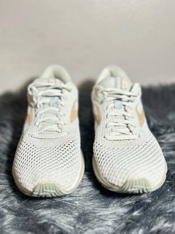 BROOKS REVEL 2 Running Shoes Cream Champagne Shimmer Women’s Size 8.5 - Image 5