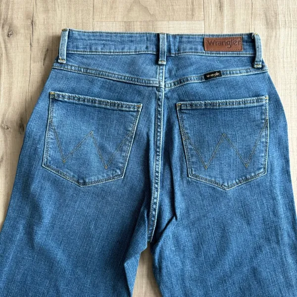 NWOT Wrangler High Rise Vintage Taper Mom Jeans Sz 14 Distressed Medium Wash - Image 13