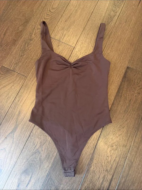 Babaton Contour Sweetheart Bodysuit in Brown Size Medium - C11-716 - Image 2