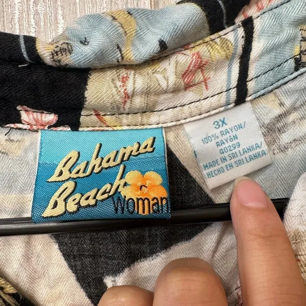 Bahama Beach Woman Y2K Pattern Gyaru button‎ up Black Size 3X - Image 3