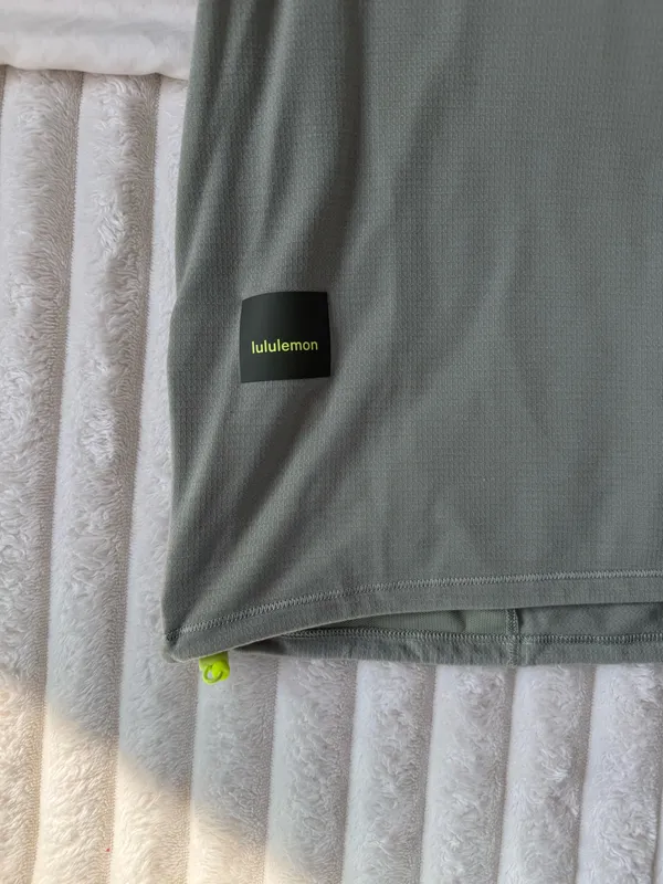 Lululemon Hiking Shirt Lightweight Cinched Hem - Image 4