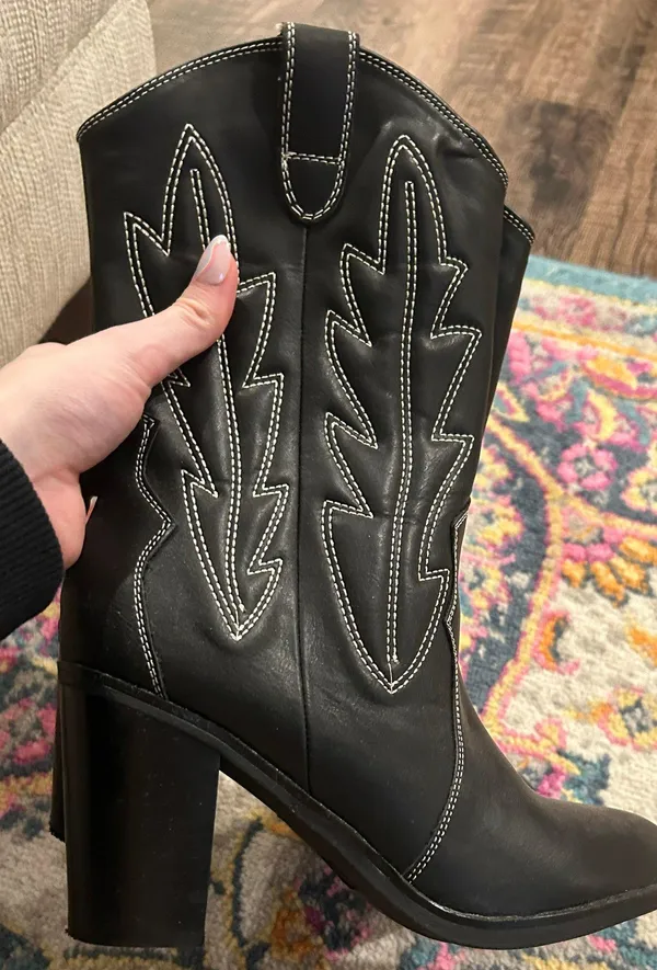 Black Cowgirl Boots Size 7 - Image 3