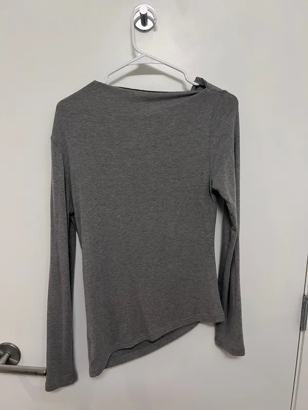 Gray Draped Neck Long Sleeve Top Size L - Image 4