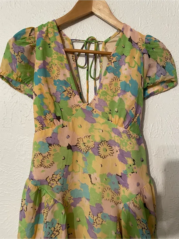 ASOS DESIGN Short Sleeve V-neck Chiffon Mini Dress Floral Print Size 0 - Image 5