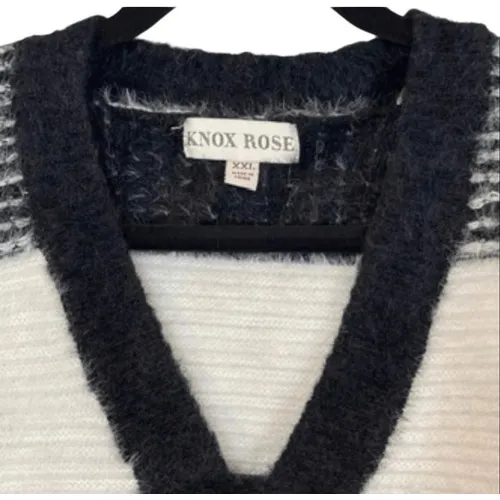 KNOX ROSE Women's Sweater XXL Black White Striped Fuzzy V‎ Neck Cozy Knit Target - Image 4