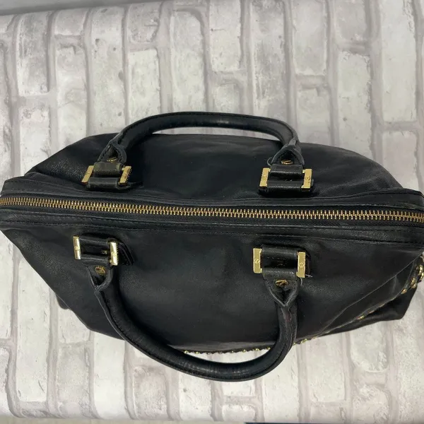 Tory Burch Top Handle Satchel in Black Leather w/ Gold-tone Chain - Preowned - Image 10