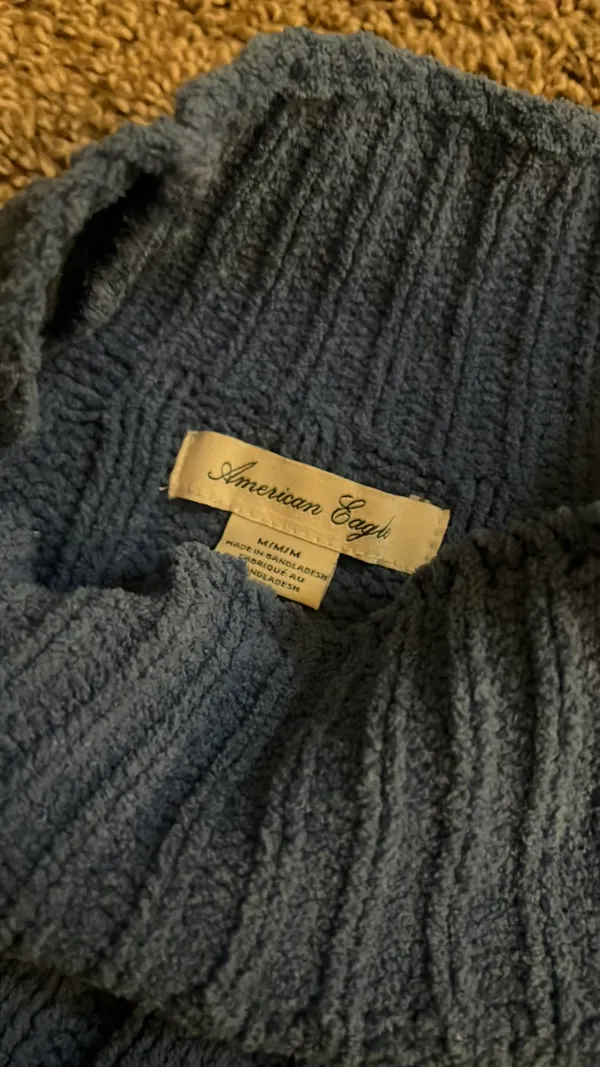 American Eagle Cropped Sweater - Image 4