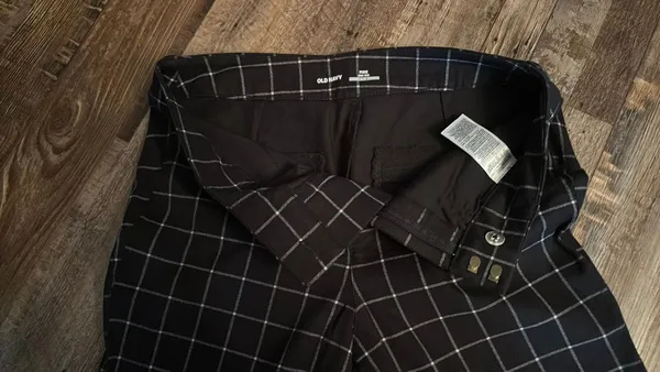 Old navy dress pants - Image 5