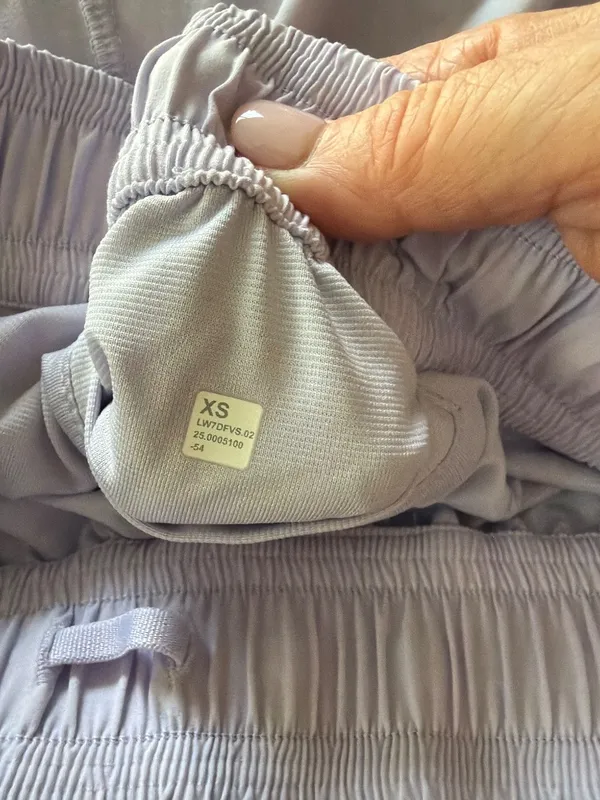 Lululemon shake it out shorts size XS - Image 3
