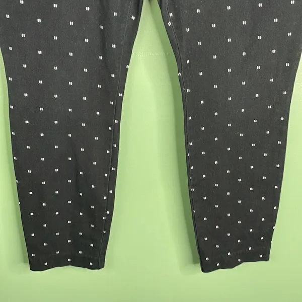 GAP Signature Skinny Ankle Geo Print size 10 Black and White - Image 4