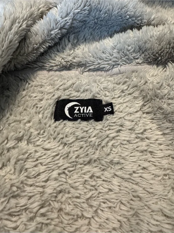 ZYIA Active Plush Sherpa Jacket in Light Gray - Image 3