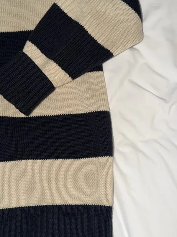 Brandy Melville Striped Sweater Navy - Image 5