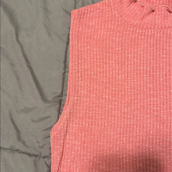 Abercrombie & Fitch Ribbed Pink Top (S) - Image 6