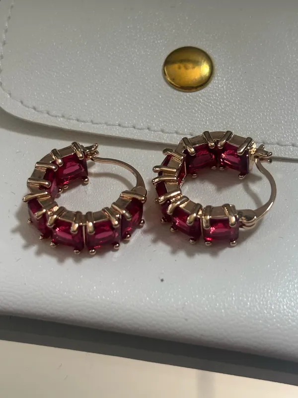 Pink and gold tone earrings - Image 2