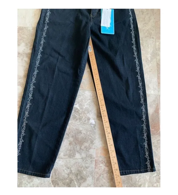 Embroidered dark wash jeans - Image 3