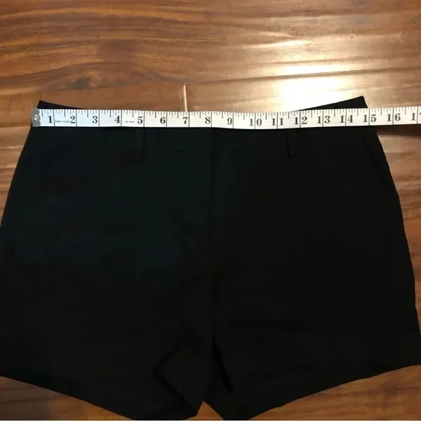 Forever 21 Black Shorts Size Medium - Image 4
