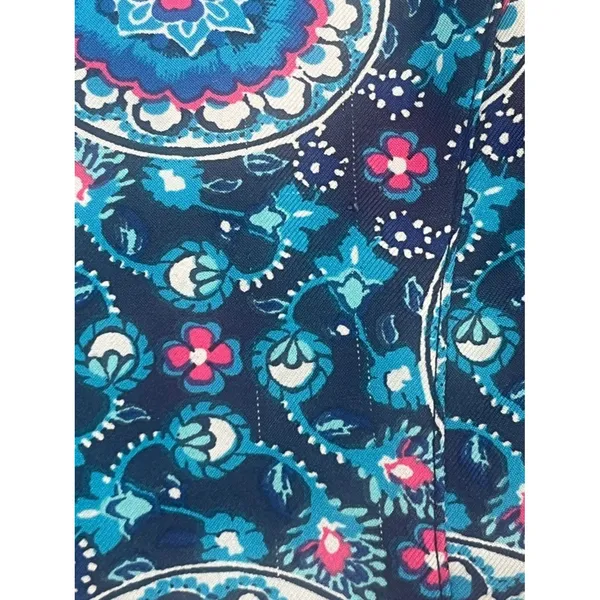 Vera Bradley scrub top in a Navy Medallion print Size XS - Image 7