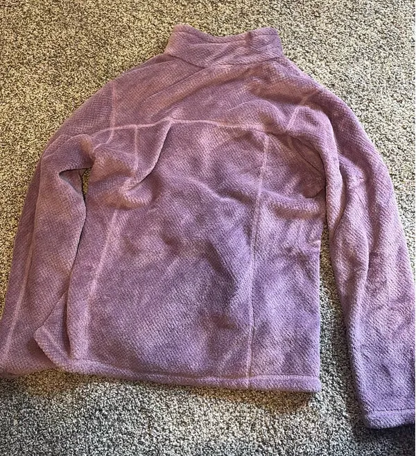 Women’s size M Patagonia Fleece - Image 2