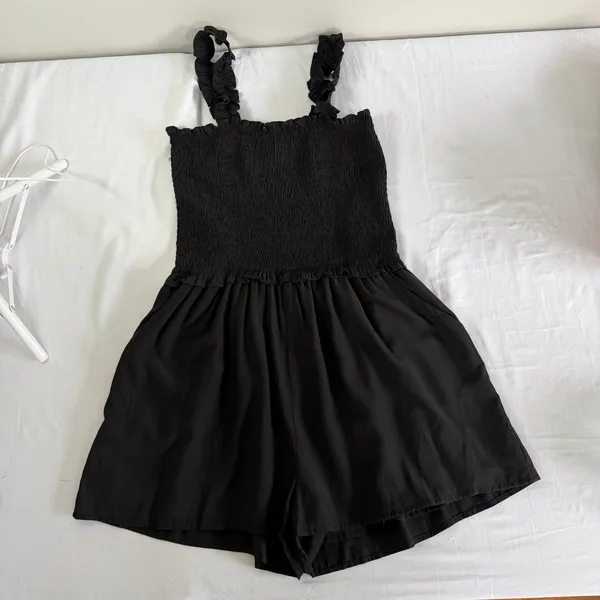 Vestique Women Black Smocked‎ Ruffle Strap Romper Small Cottage Core Casual Chic - Image 7