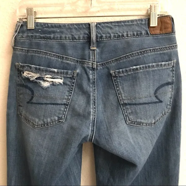 American Eagle Outfitters‎ Tom girl button fly distressed light wash jeans 2R - Image 3