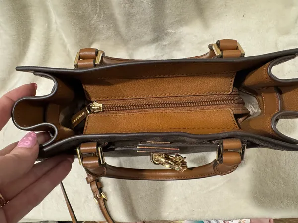 Michael Kors Hamilton Small Logo Satchel - Image 12