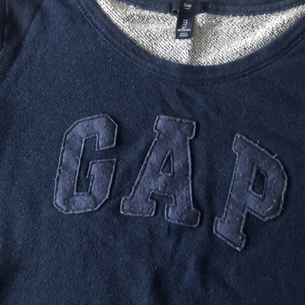 Gap women's logo crewneck sweatshirt. Large - Image 4