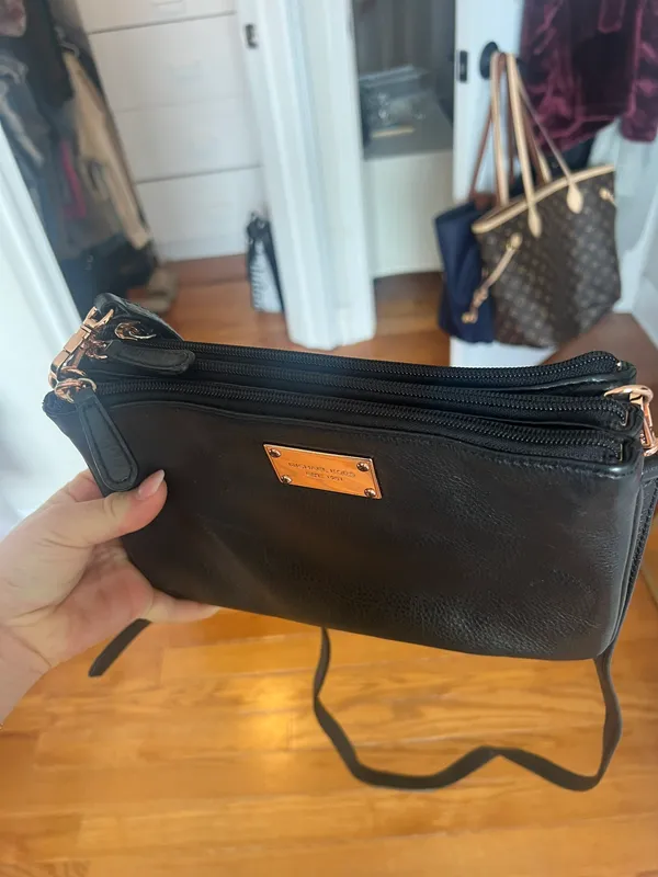 Crossbody - Image 2