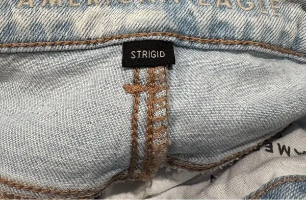 American Eagle Strigid Distressed Mom Jeans Women's 4 - Image 4