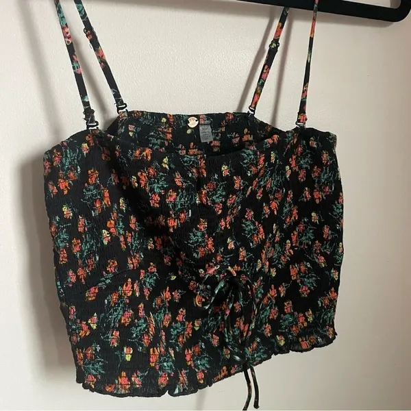 Free‎ People Black and Red Fitted Moody Floral Crop Camisole - Image 3