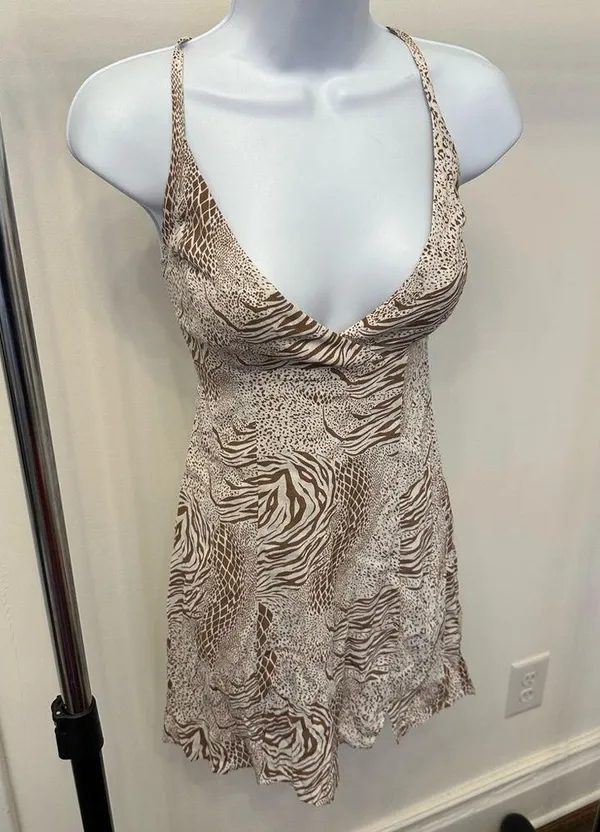 Kimchi Blue Urban Outfitters Animal Print Mini Dress Open Back Bow NWOT - Image 2