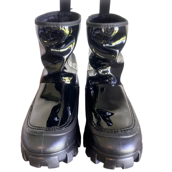 Ugg NEW Women’s Classic Brella Mini Water Repellant Boot Size 6 #1135 - Image 2